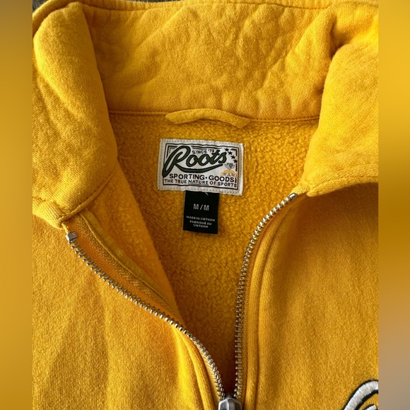 Roots Zippered Crewneck, size medium. EUC. - Picture 4 of 4